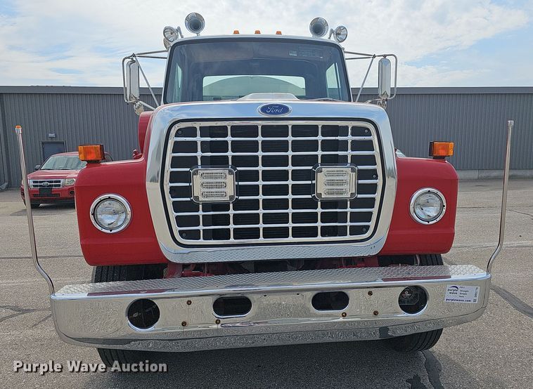 image for item DR5779 1983 Ford 8000  fire truck