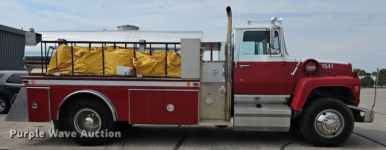 image for item DR5779 1983 Ford 8000  fire truck