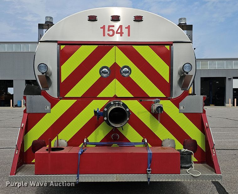image for item DR5779 1983 Ford 8000  fire truck