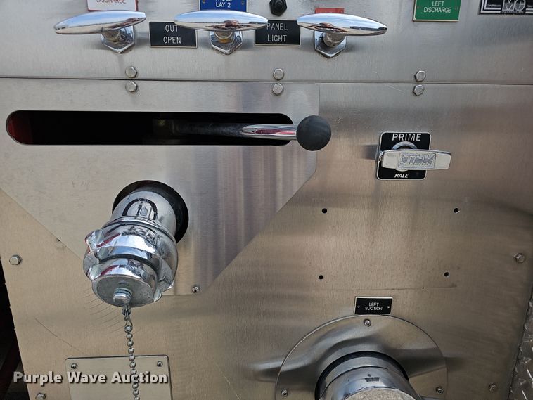 image for item DR5779 1983 Ford 8000  fire truck