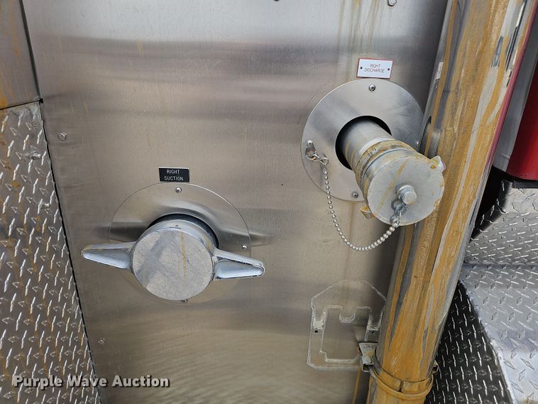 image for item DR5779 1983 Ford 8000  fire truck