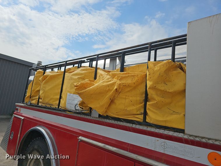 image for item DR5779 1983 Ford 8000  fire truck