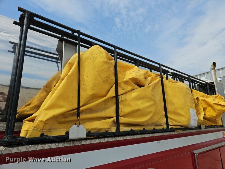 image for item DR5779 1983 Ford 8000  fire truck