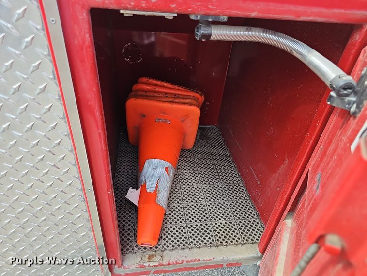 image for item DR5779 1983 Ford 8000  fire truck