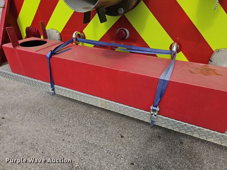 image for item DR5779 1983 Ford 8000  fire truck