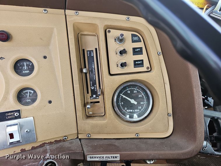 image for item DR5779 1983 Ford 8000  fire truck