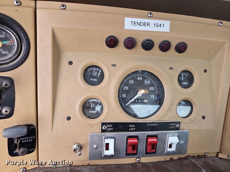 image for item DR5779 1983 Ford 8000  fire truck