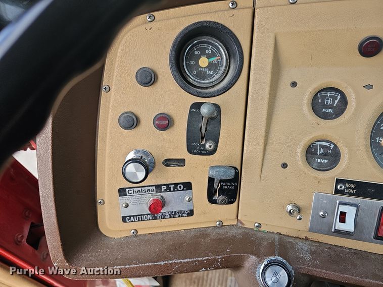 image for item DR5779 1983 Ford 8000  fire truck