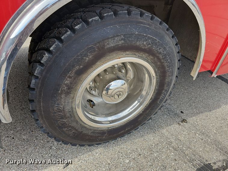 image for item DR5779 1983 Ford 8000  fire truck