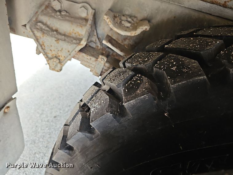 image for item DR5779 1983 Ford 8000  fire truck