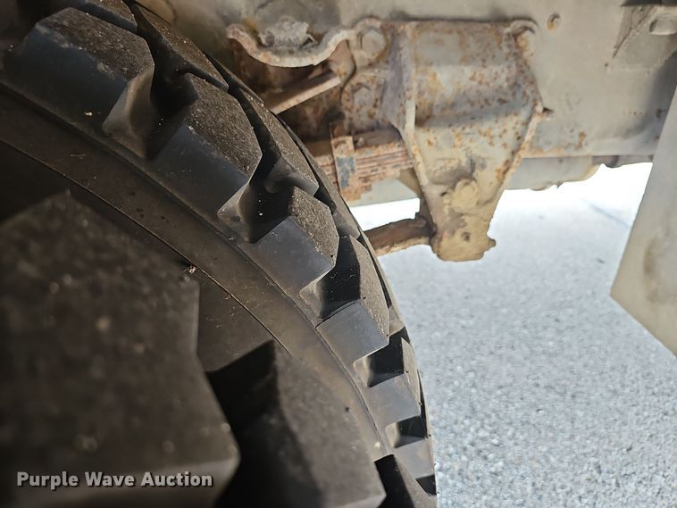 image for item DR5779 1983 Ford 8000  fire truck