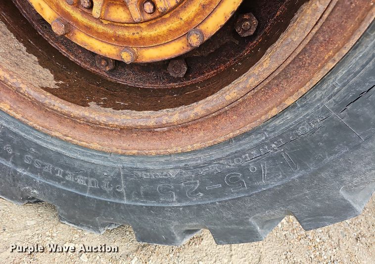 image for item DS5641 1969 Caterpillar 930  wheel loader