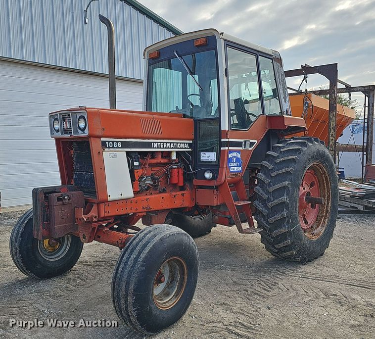 image for item DS5642 1978 International F1086  tractor