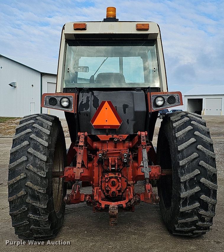 image for item DS5642 1978 International F1086  tractor