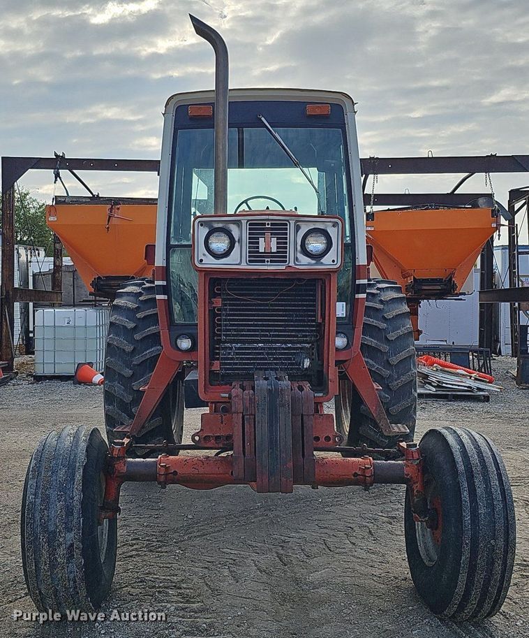 image for item DS5642 1978 International F1086  tractor
