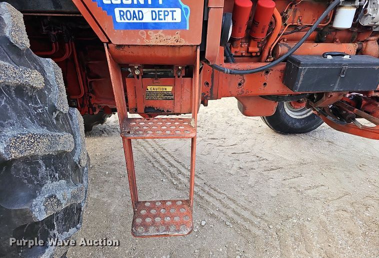 image for item DS5642 1978 International F1086  tractor