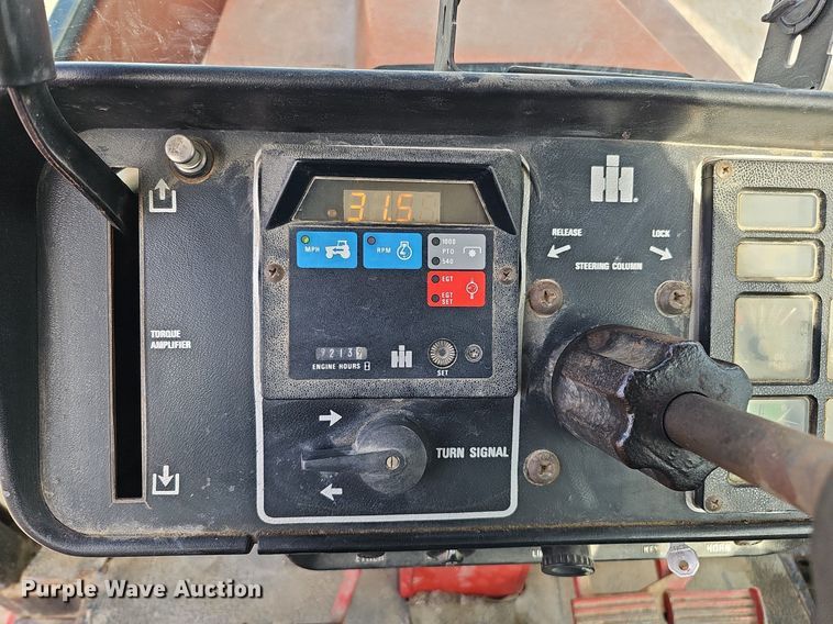 image for item DS5642 1978 International F1086  tractor