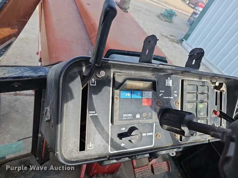 image for item DS5642 1978 International F1086  tractor