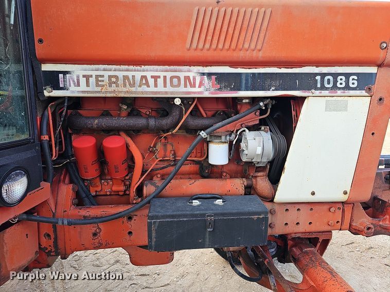 image for item DS5642 1978 International F1086  tractor