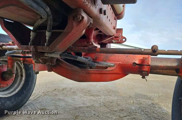 image for item DS5642 1978 International F1086  tractor