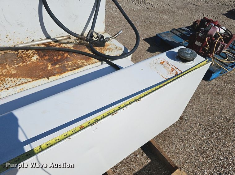 image for item DS5646 (2) fuel tanks