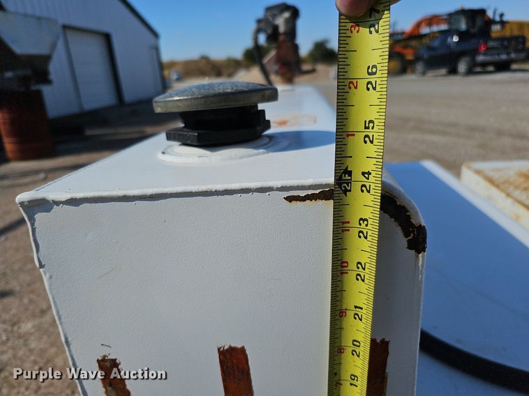 image for item DS5646 (2) fuel tanks