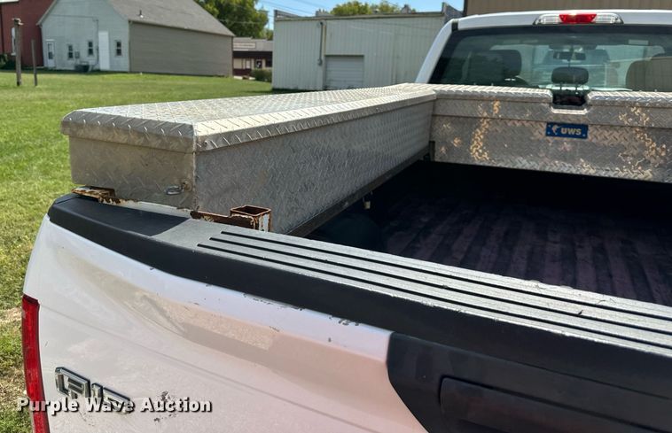 image for item DV1045 2017 Ford F150  SuperCab pickup truck