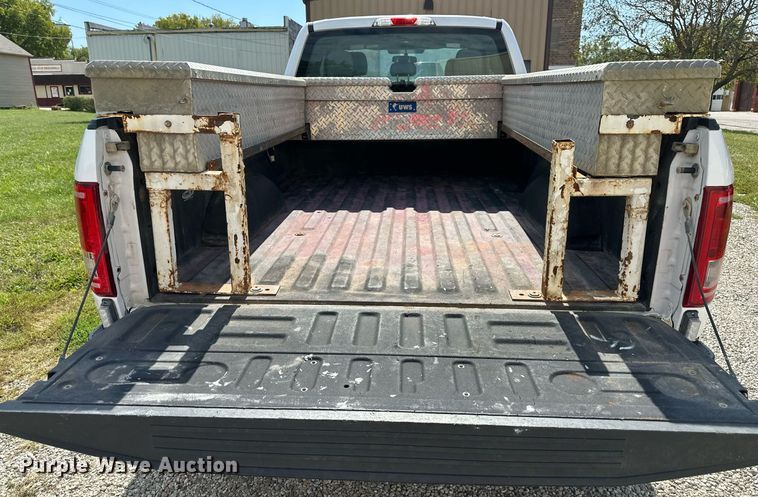 image for item DV1045 2017 Ford F150  SuperCab pickup truck