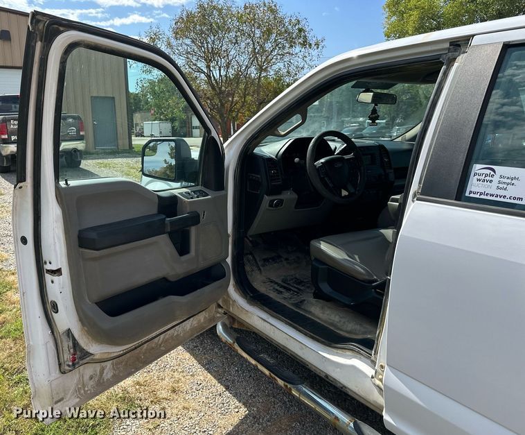 image for item DV1045 2017 Ford F150  SuperCab pickup truck