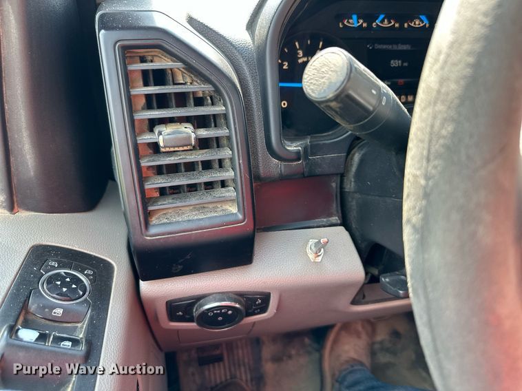 image for item DV1045 2017 Ford F150  SuperCab pickup truck