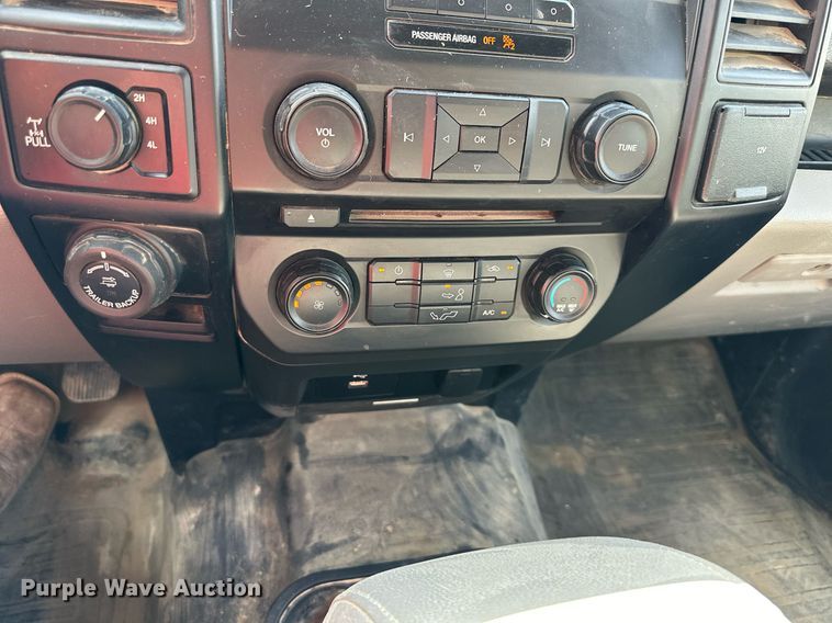 image for item DV1045 2017 Ford F150  SuperCab pickup truck