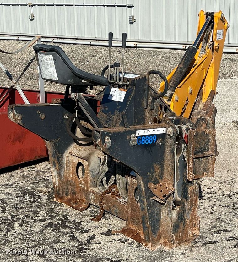 image for item DW2795 Bobcat 709FDS  skid steer backhoe