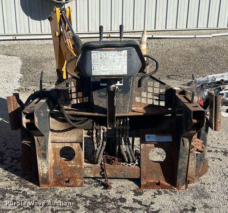 image for item DW2795 Bobcat 709FDS  skid steer backhoe