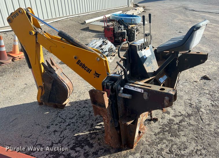 image for item DW2795 Bobcat 709FDS  skid steer backhoe