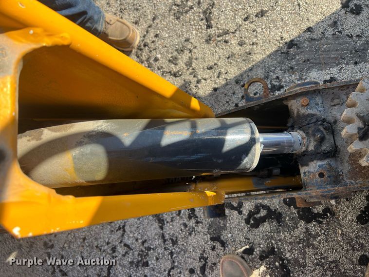 image for item DW2795 Bobcat 709FDS  skid steer backhoe