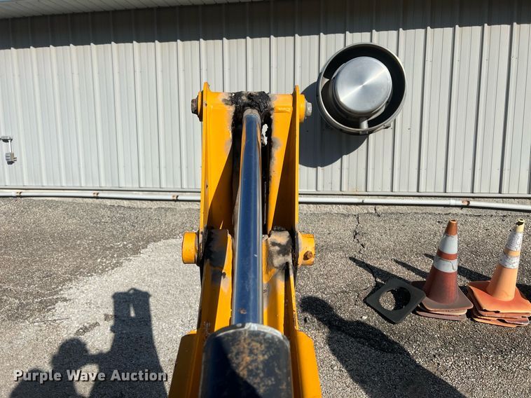 image for item DW2795 Bobcat 709FDS  skid steer backhoe