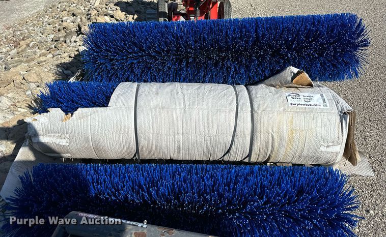 image for item DW2808 (5) brooms