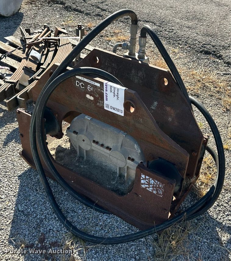 image for item DW2813 Plate compactor