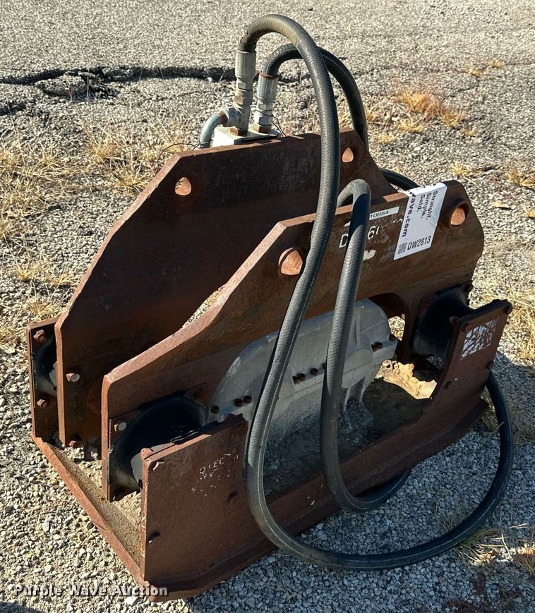 image for item DW2813 Plate compactor