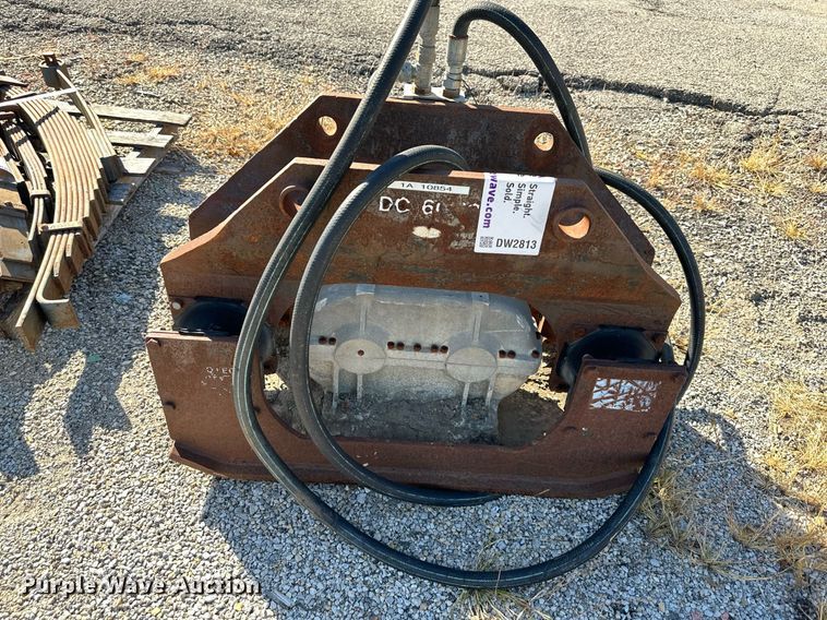 image for item DW2813 Plate compactor