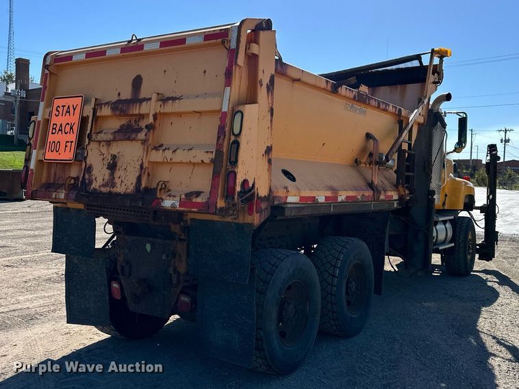 image for item DW2822 2003 International 5500i  dump truck