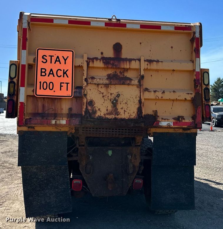 image for item DW2822 2003 International 5500i  dump truck