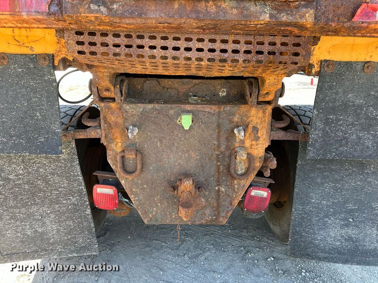 image for item DW2822 2003 International 5500i  dump truck