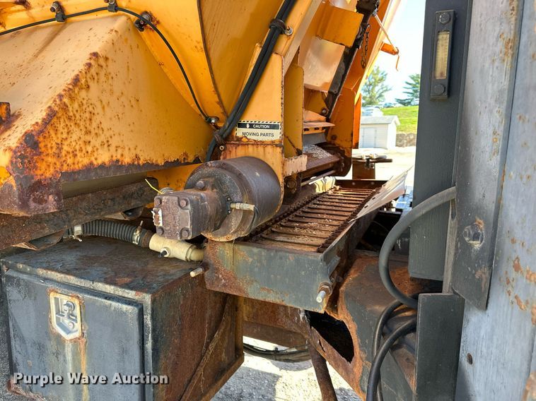 image for item DW2822 2003 International 5500i  dump truck