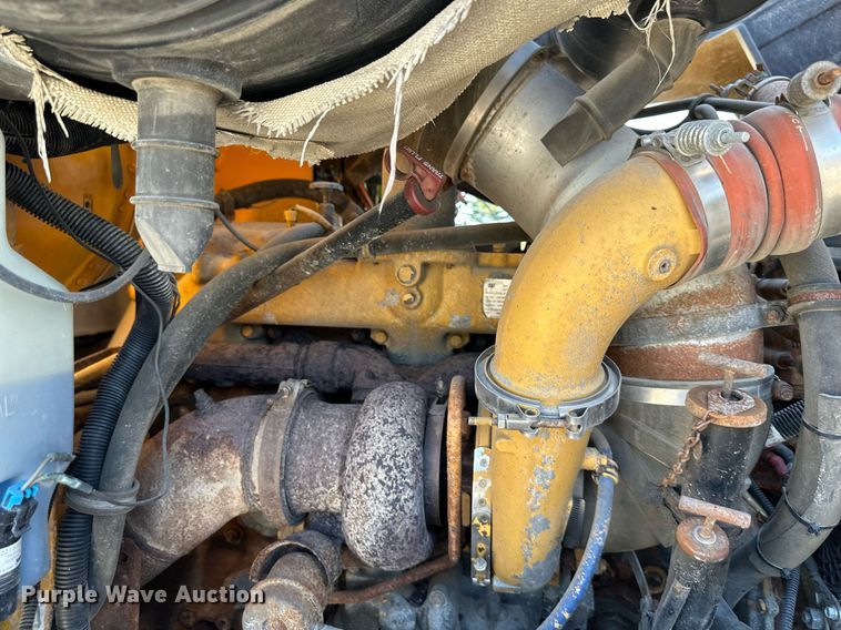 image for item DW2822 2003 International 5500i  dump truck