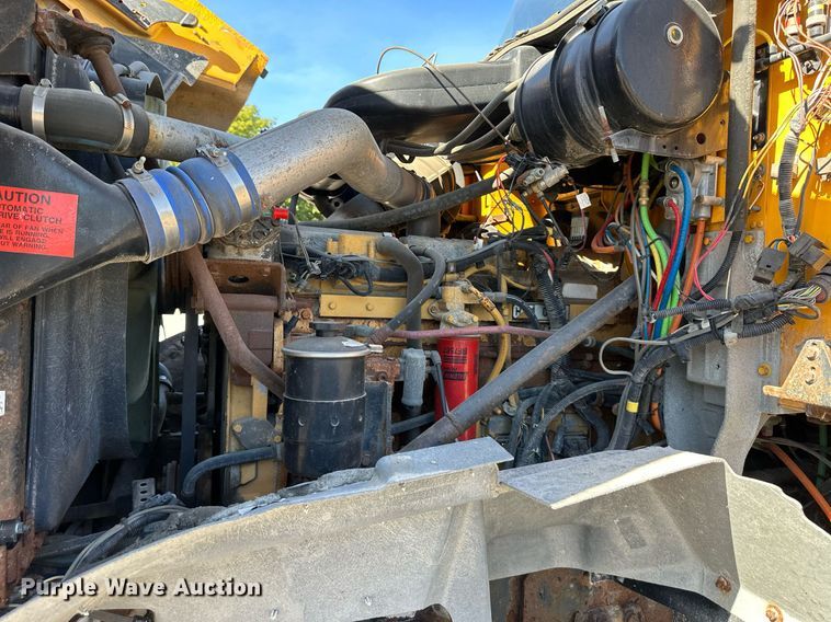 image for item DW2822 2003 International 5500i  dump truck