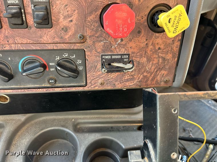 image for item DW2822 2003 International 5500i  dump truck