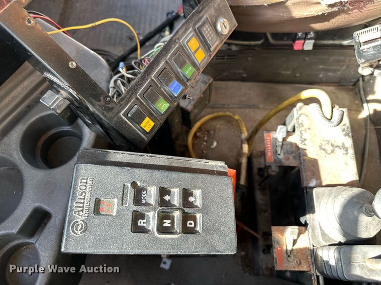 image for item DW2822 2003 International 5500i  dump truck