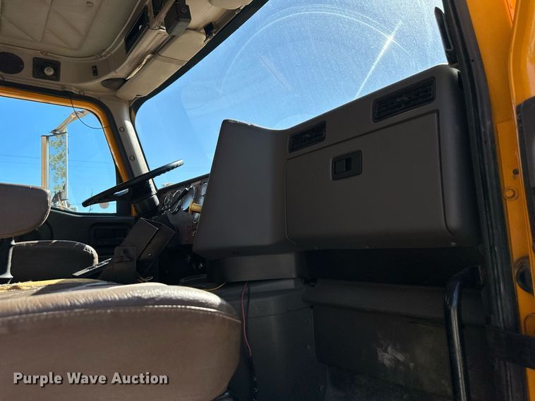 image for item DW2822 2003 International 5500i  dump truck