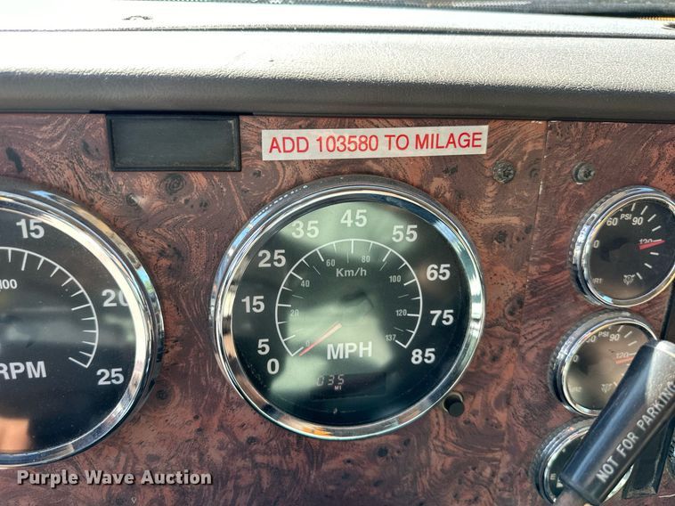 image for item DW2822 2003 International 5500i  dump truck